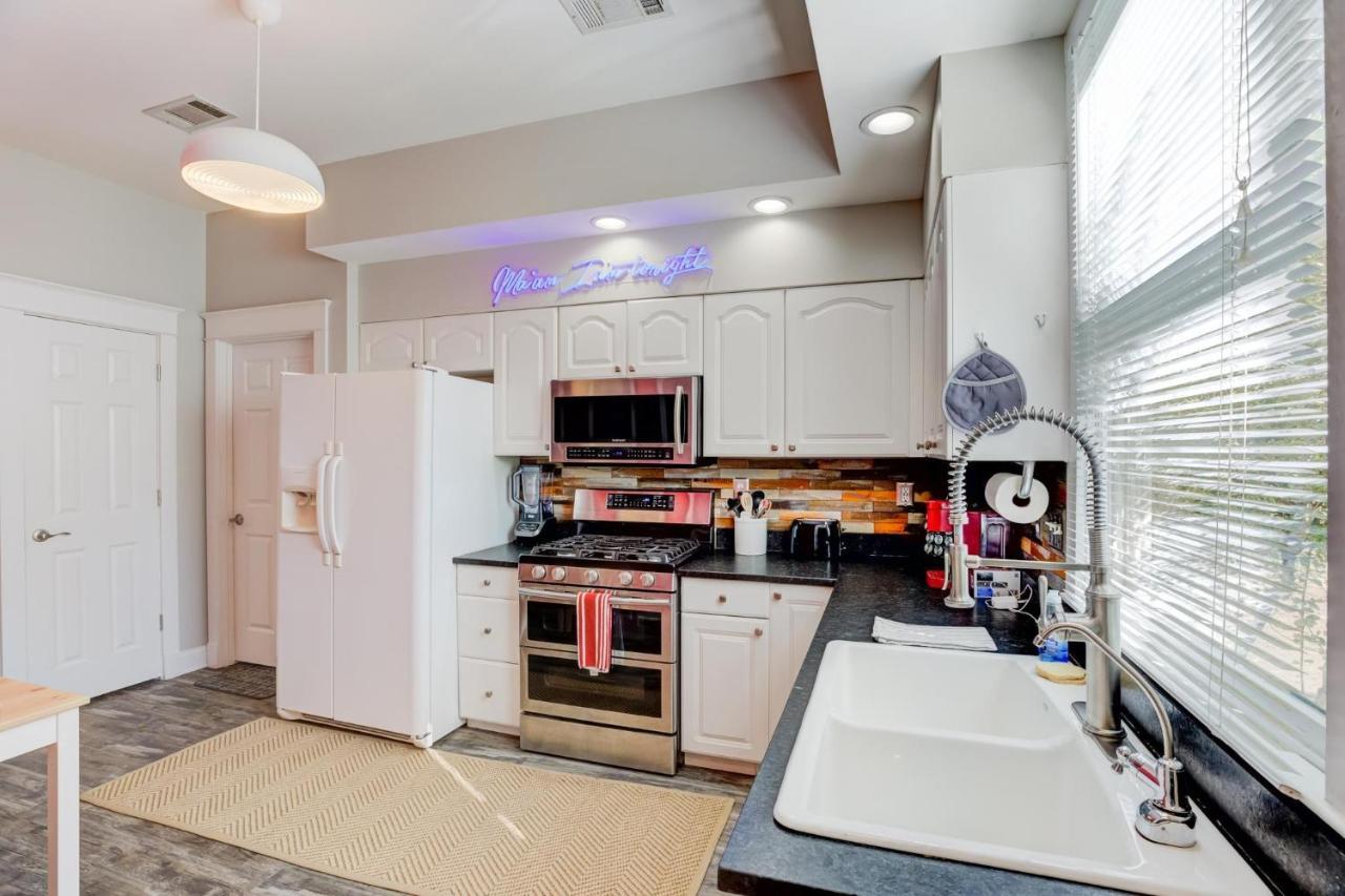 ממפיס Hip And Spacious Midtown Cottage Near Beale Street מראה חיצוני תמונה